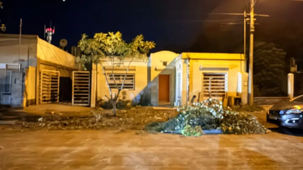 En la vivienda usurpada, se encontraba alojada por tres adultos y tres menores. Foto: Policía de Río Negro.