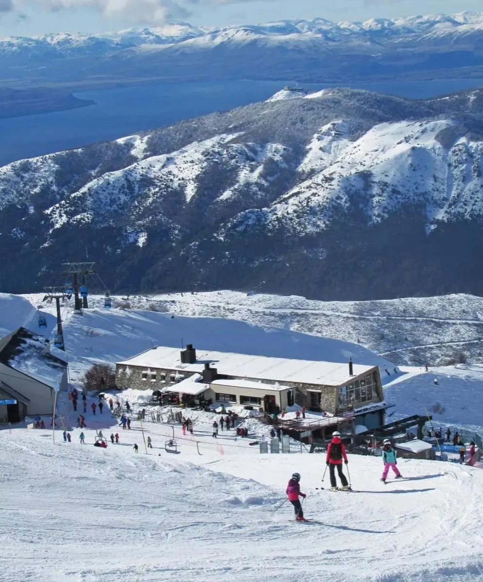 Catedral Alta Patagonia busca operador gastronómico para el Parador La Roca