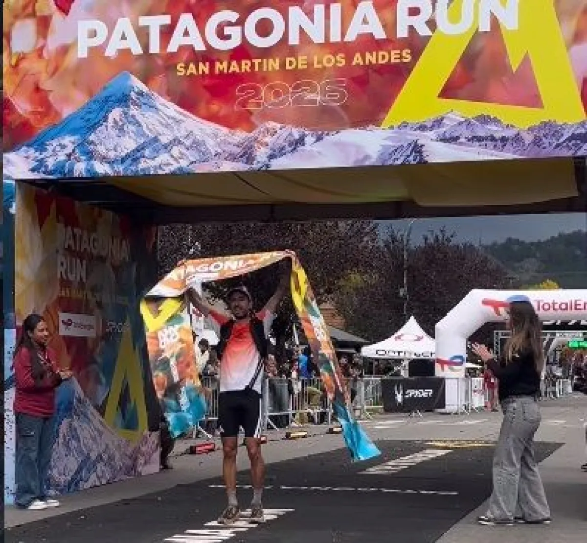 Patricio "Pato" González triunfó en los 70K de Patagonia Run en San Martín de los Andes