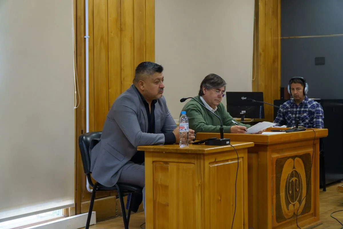 Imputaron a funcionario municipal por agredir a vecino durante sesión del Concejo Deliberante