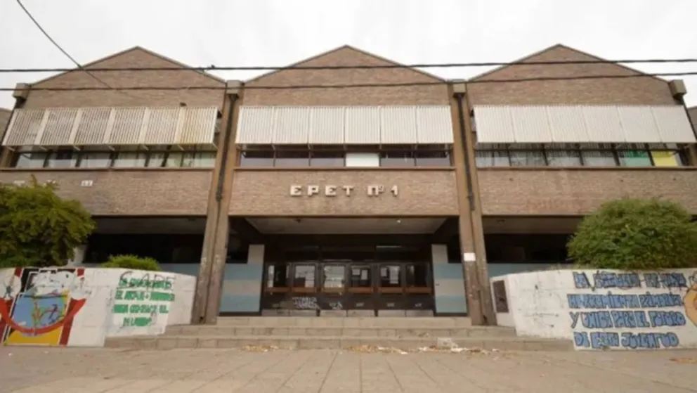 El violento mensaje estaba en el baño de la escuela técnica. 