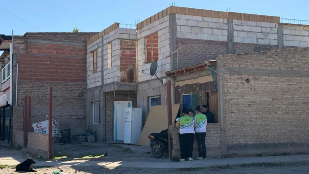Los equipos recorren cada vivienda para relevar información vinculada al uso energético y a la situación social de las familias. 