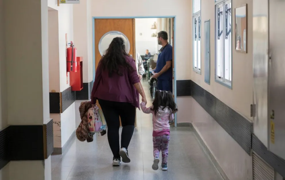 Renovarán la sala de espera y además, instalarán pantallas para agilizar la atención. Foto: Gobierno de Río Negro.