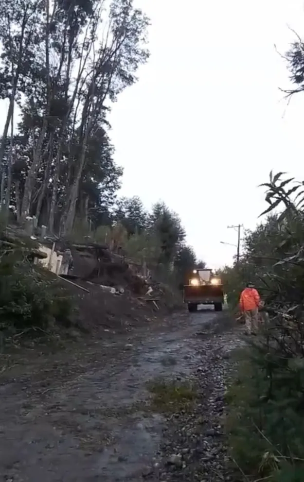 El trabajo se realizó en conjunto con el EPEN. Foto: Municipalidad de Villa La Angostura.