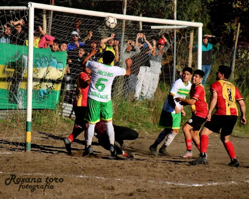 El duelo entre Arco Iris y Cruz del Sur tendrá una revancha electrizante. Foto gentileza: Roxana Toro.