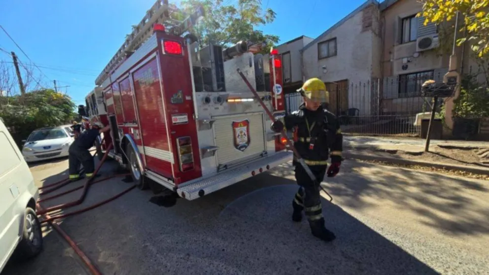 El joven que provocó el fuego estaba alterado cuando llegaron los bomberos