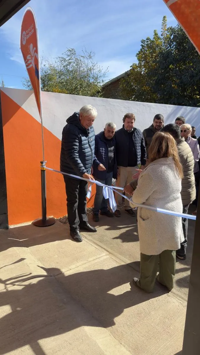 Cortés y Weretilneck inauguraron el nuevo Centro Comunitario de San Francisco II y III