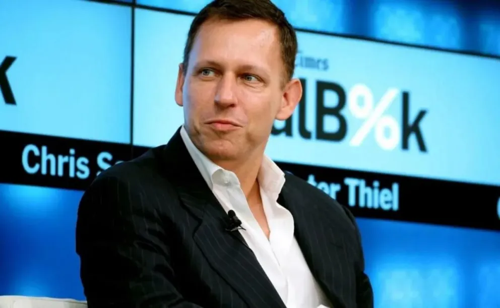 Thiel se reunirá con empresarios creadores de sistemas de inteligencia artificial y con altos mandos del gobierno. 