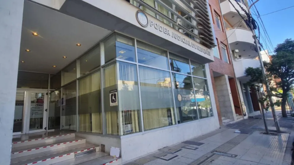 La reparación templa los daños físicos y emocionales causados a la niña.