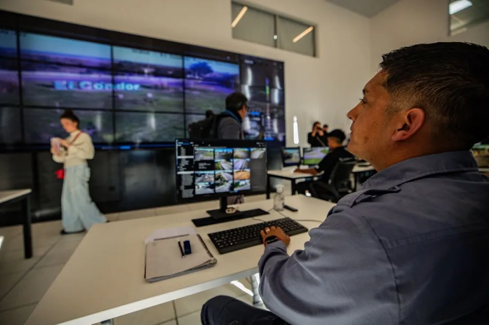El centro de monitoreo fue inaugurado en el marco del aniversario de Viedma. Fotos: Gobierno de Río Negro. 