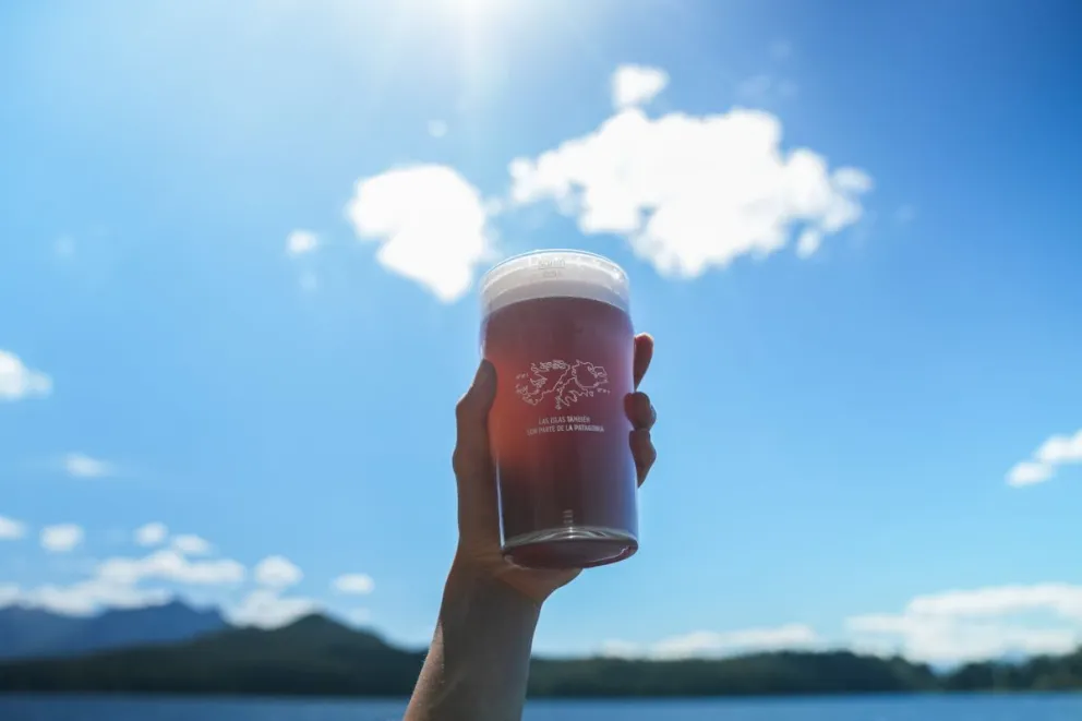 Presentarán Isleña, una cerveza que nace en homenaje a las Islas Malvinas. Foto: Cerveza Patagonia. 