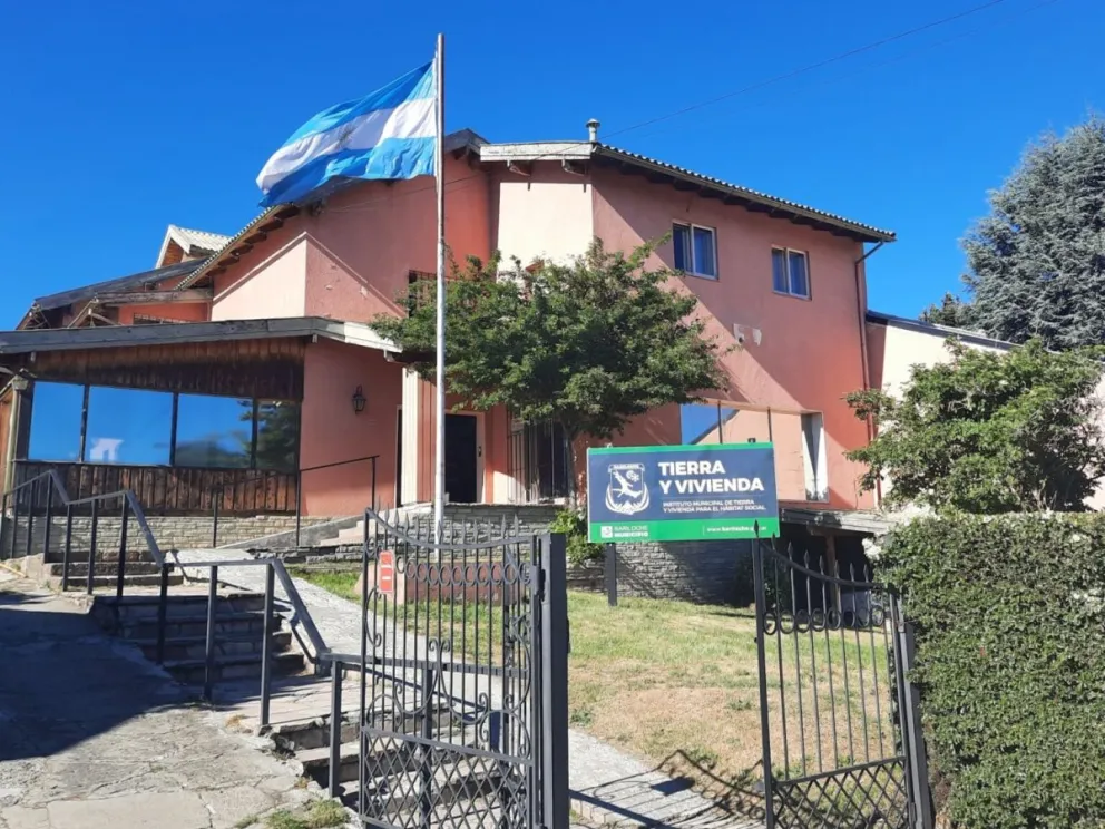 Durante mayo será posible acceder al plan de pago para regularizar la situación de los terrenos. Foto: Municipalidad de Bariloche.