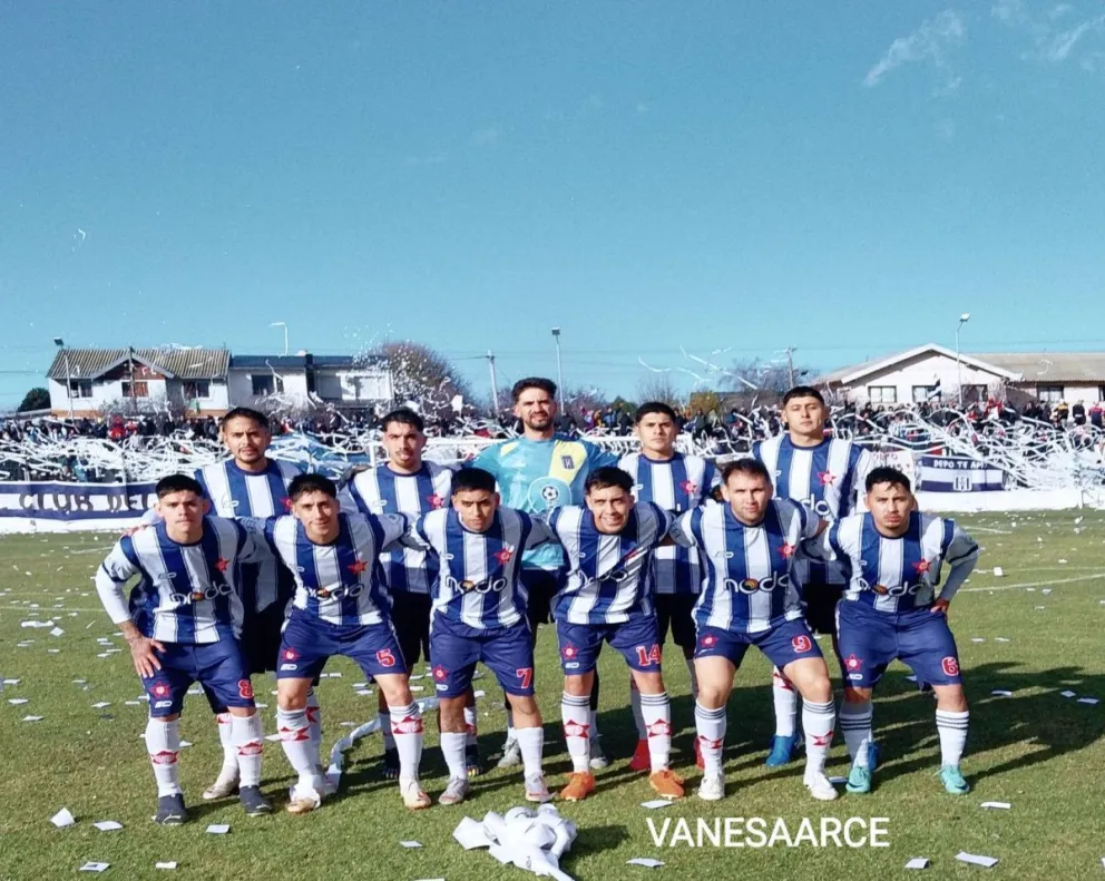 Una gran cantidad de publico acompaño al conjunto campeón. Foto gentileza: Vanesa Arce