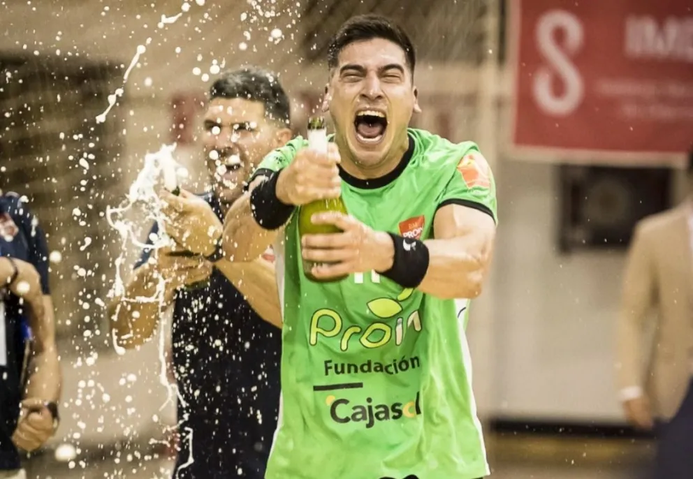 El bolsonense ingresa a la elite del handball español. Foto gentileza: Pedro Varela  