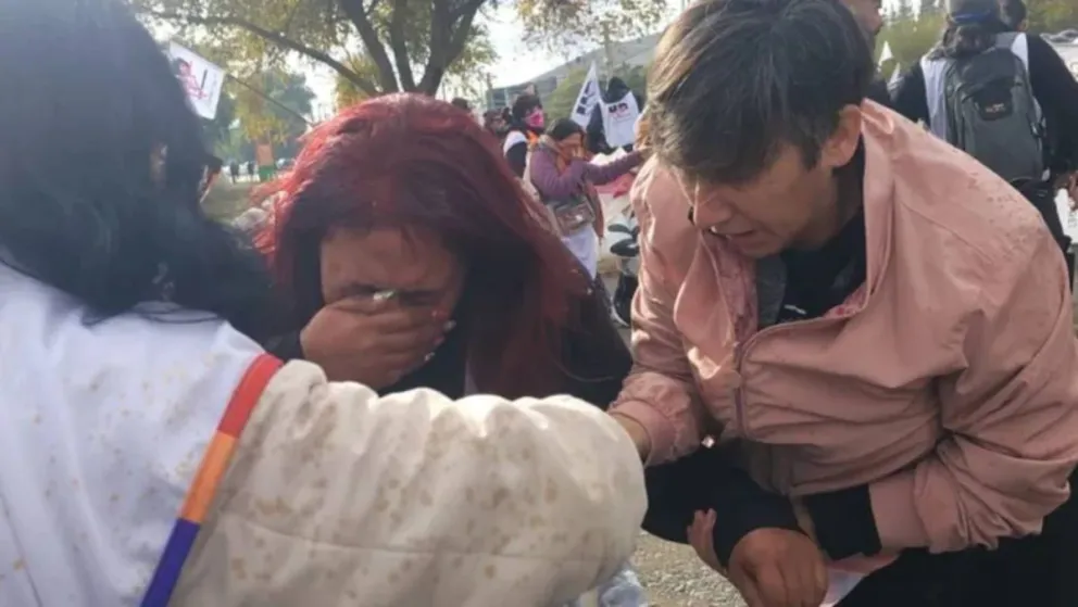 Los trabajadores de la educación se instalaron al puente desde primera hora.