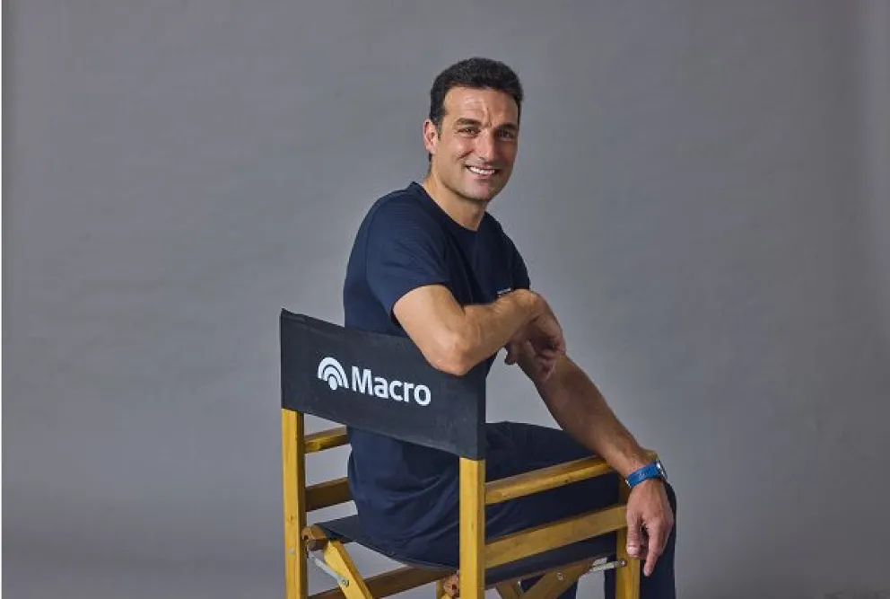 A poco más de un mes del inicio del mundial, Banco Macro presenta nueva campaña junto a Scaloni. Foto gentileza