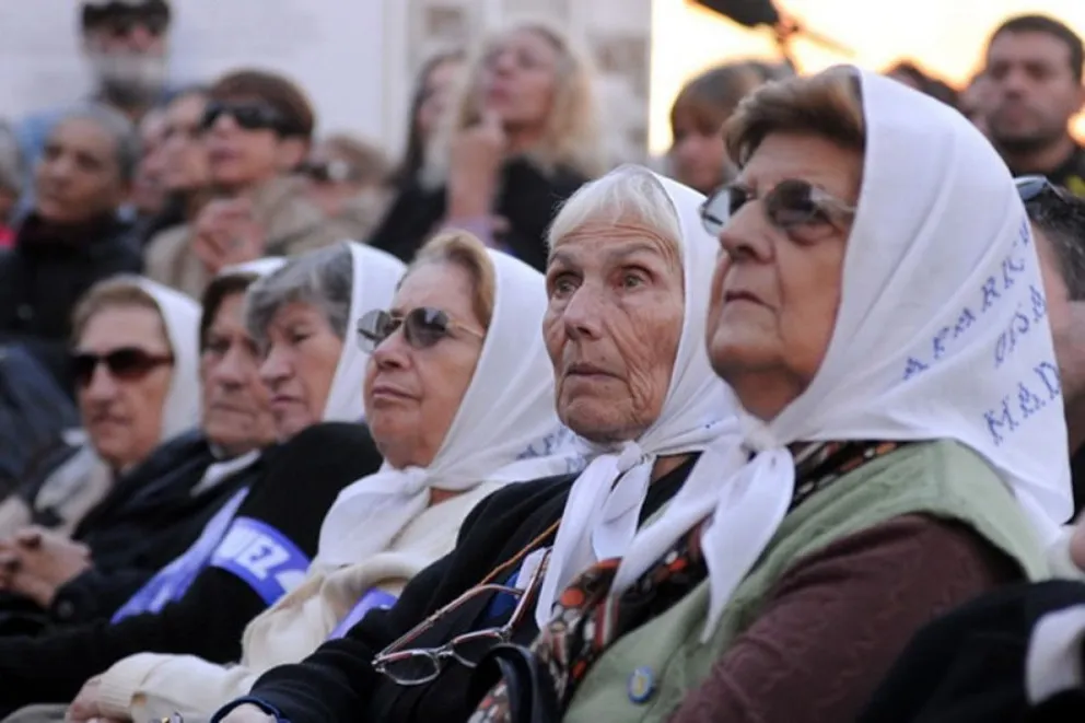 El curso "Abuelas de Plaza de Mayo: identidad, memoria y legado", estará dictado por la Dra. María Marta Quintana.