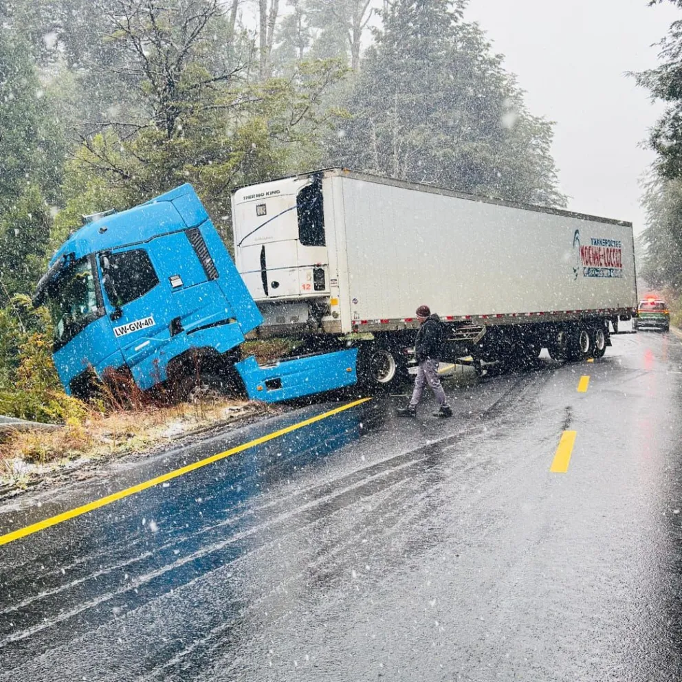 El tránsito se encuentra momentáneamente interrumpido para todo tipo de vehículo. Foto gentileza