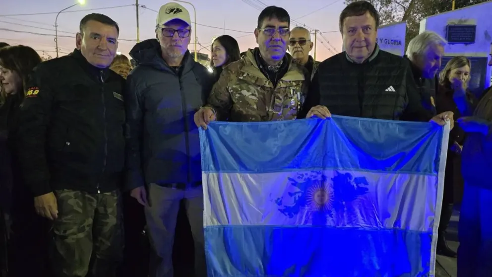 Weretilneck acompañó la ceremonia en Villa Regina.