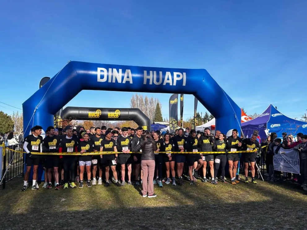 Ruca Dina e consolida como una carrera histórica y distintiva dentro del calendario deportivo regional. Fotos: Prensa Dina Huapi.