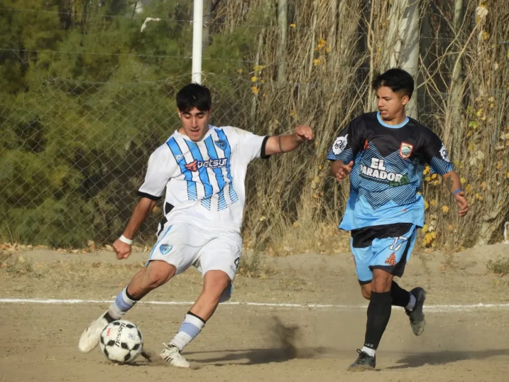 Pillmatún dio el golpe en Roca y le sacó el invicto a Cimac. Foto: Adrián Hernández.