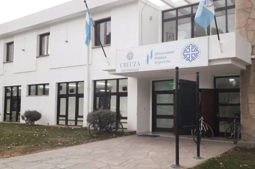 Creuza, Universidad Nacional del Comahue.