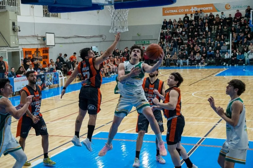 El "Verde" ganó y volvió a la punta. Foto: prensa Petrolero Argentino.
