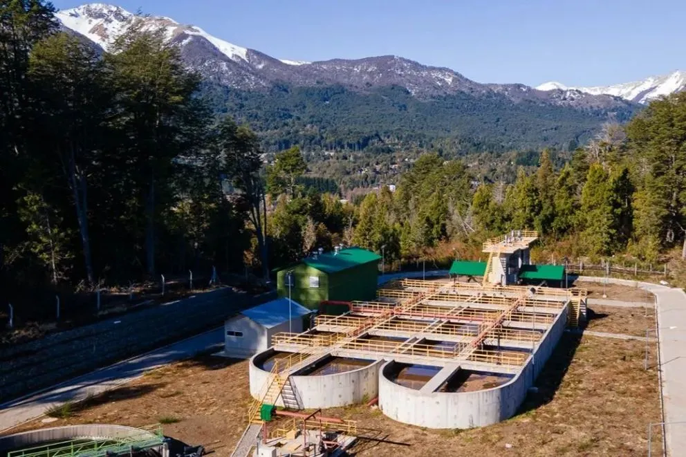Impulsan la construcción de la primera planta de pretratamiento de efluentes cloacales provenientes de camiones atmosféricos y líquidos sanitarios de motorhome de la provincia del Neuquén. Fotos: Gobierno de Neuquén. 