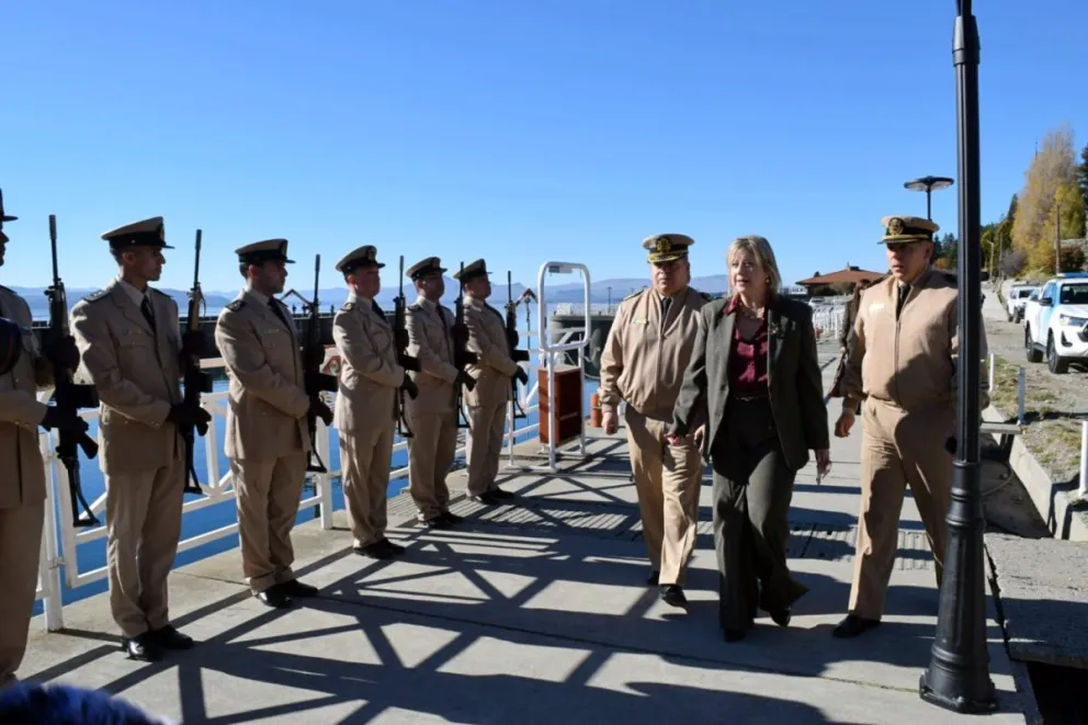 La ministra recorrió la ciudad acompañada del intendente. Fotos: Municipalidad de Bariloche