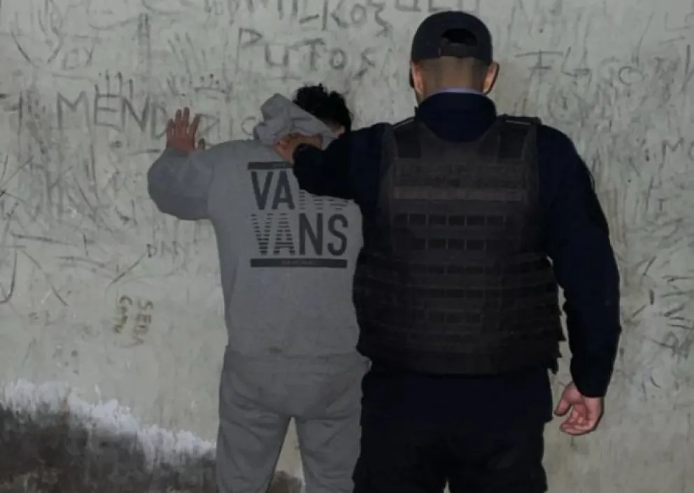 En la vivienda se encontraba una menor de edad, quien quedó bajo resguardo de un adulto responsable. Foto gentileza 