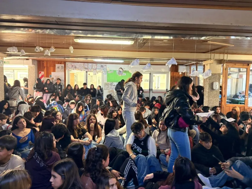 Estudiantes afirman que elevaron más de 15 notas denunciando las mismas problemáticas ante el Consejo Escolar. Fotos: Gentileza ANB.