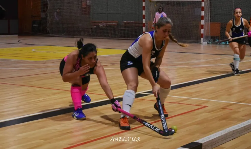 El hockey regional continúa firme con la competencia. Fotos: José Luis Reybaud 