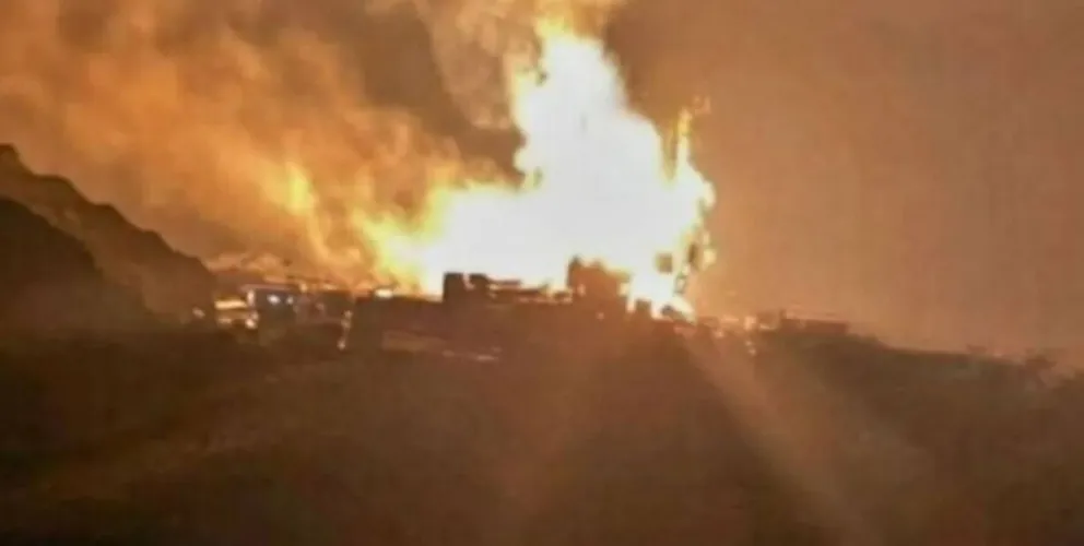 Camión incendiado en Vaca Muerta.