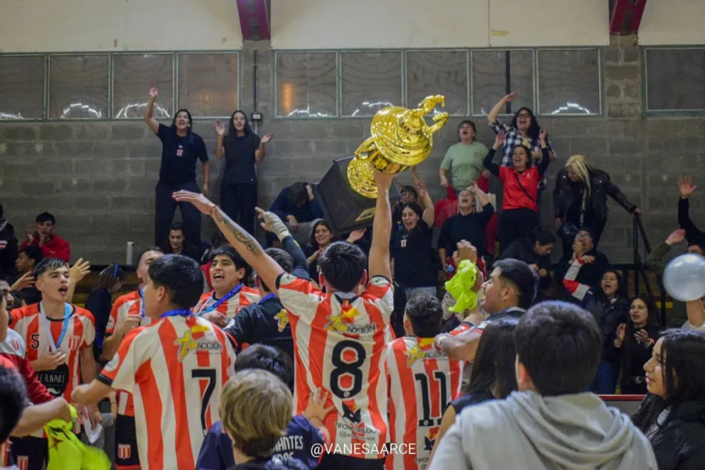 Primer título en Liga de Honor para Estudiantes. Foto: Vane Arce