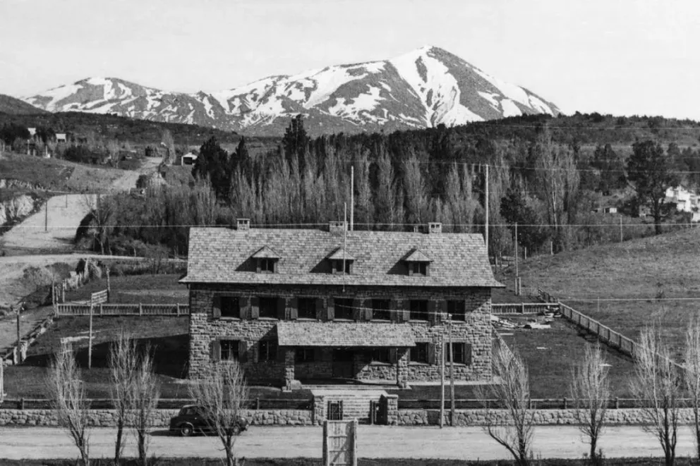 La inauguración oficial se realizó el 25 de mayo de 1936, en pleno proceso de consolidación del primer parque nacional de la Argentina.