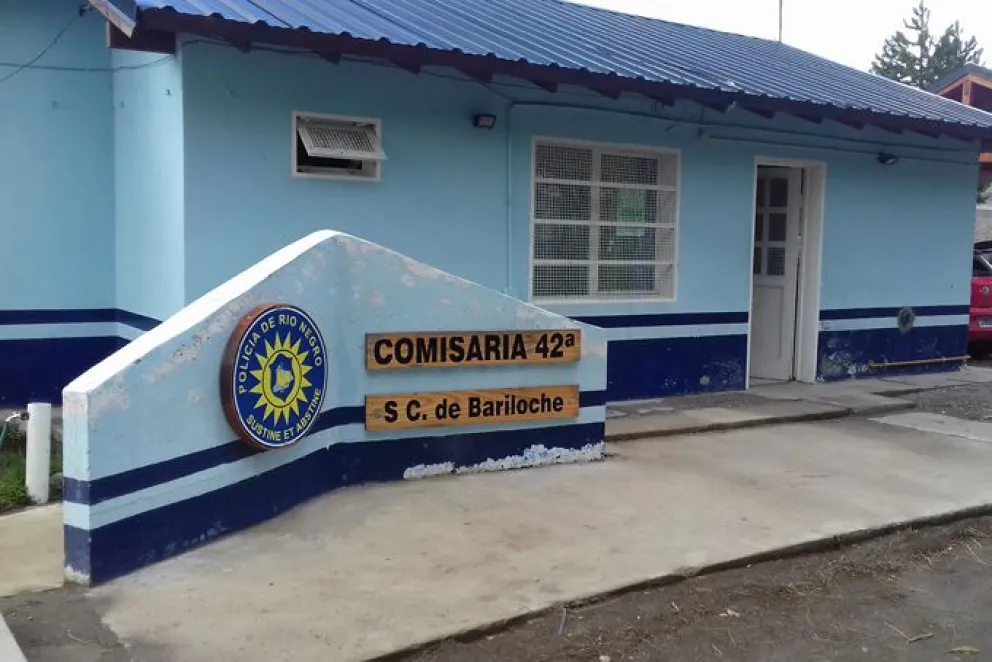 El propietario de la vivienda violentada radicó por su parte una denuncia formal por violación de domicilio. 