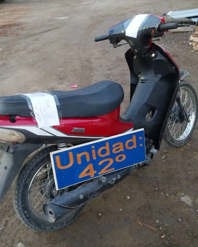 Los uniformados constataron que el vehículo tenía un pedido de secuestro. Foto gentileza: Policía RN