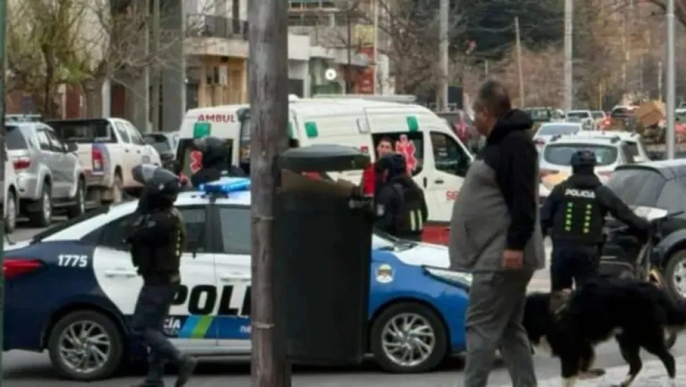 El policía iba a su lugar de trabajo.