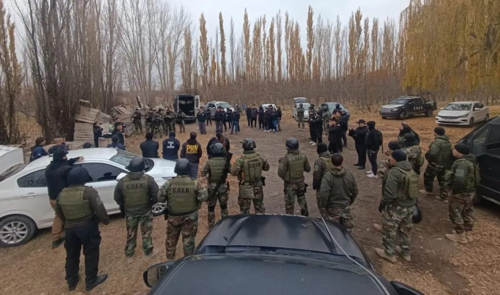 Hubo nueve allanamientos en simultáneo entre Allen y Bariloche. Fotos: Gobierno de Río Negro.