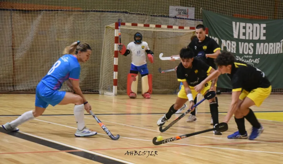 El cotejo entre el Muni A y San Esteban fue un verdadero partidazo. Fotos: José Luis Reybaud. 