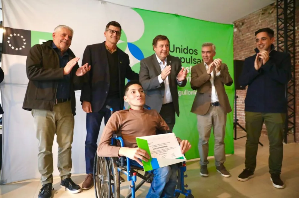 El gobernador Alberto Weretilneck participó del encuentro realizado en Villa Regina. Foto: gentileza.