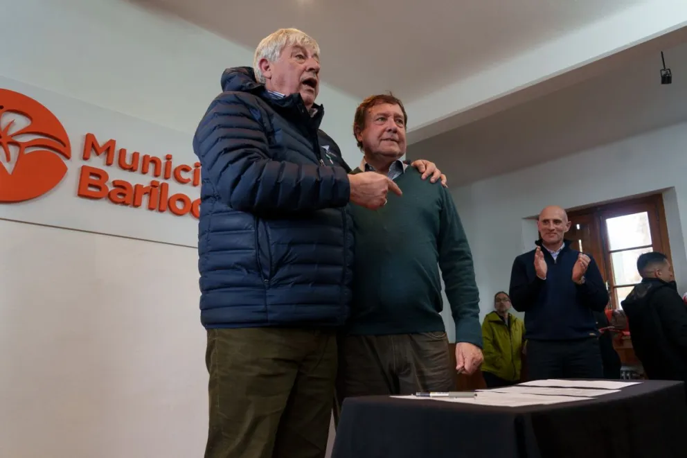 El mandatario provincial y el intendente municipal tuvieron un jueves con agenda cargada en la ciudad. Foto: Marcelo Martínez 