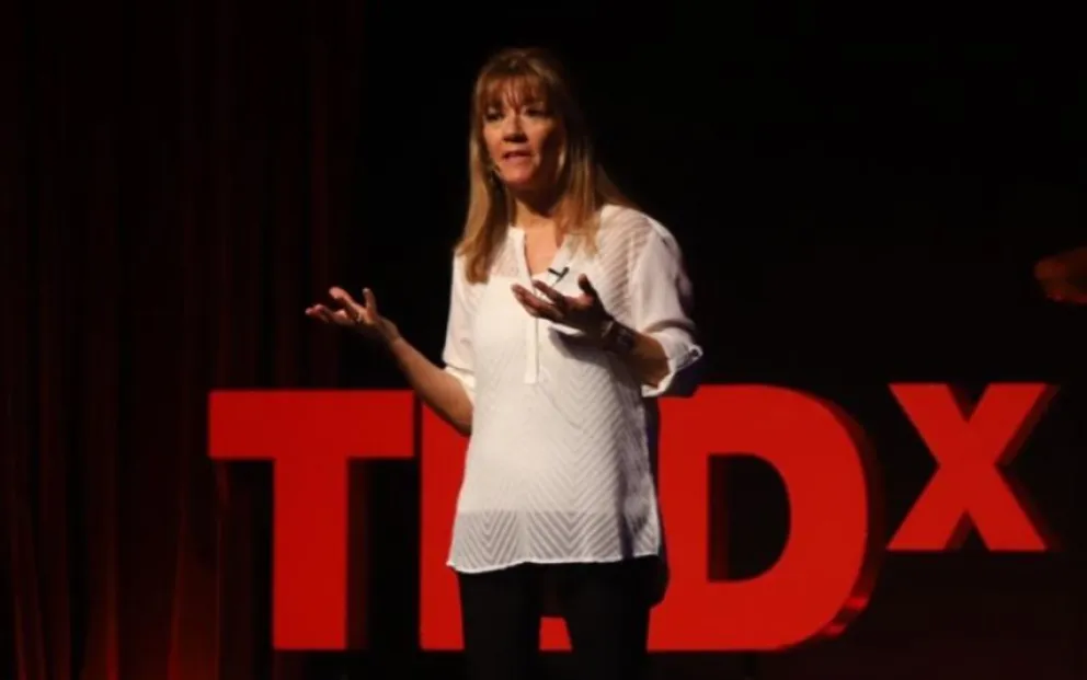 Su conocimiento la llevó a ser protagonista en las charlas TED que se puede ver en Youtube con más de 1.5M de reproducciones. Foto gentileza 