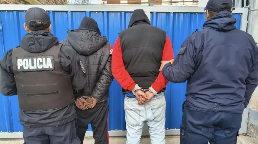 Detenidos en Villa Regina.
