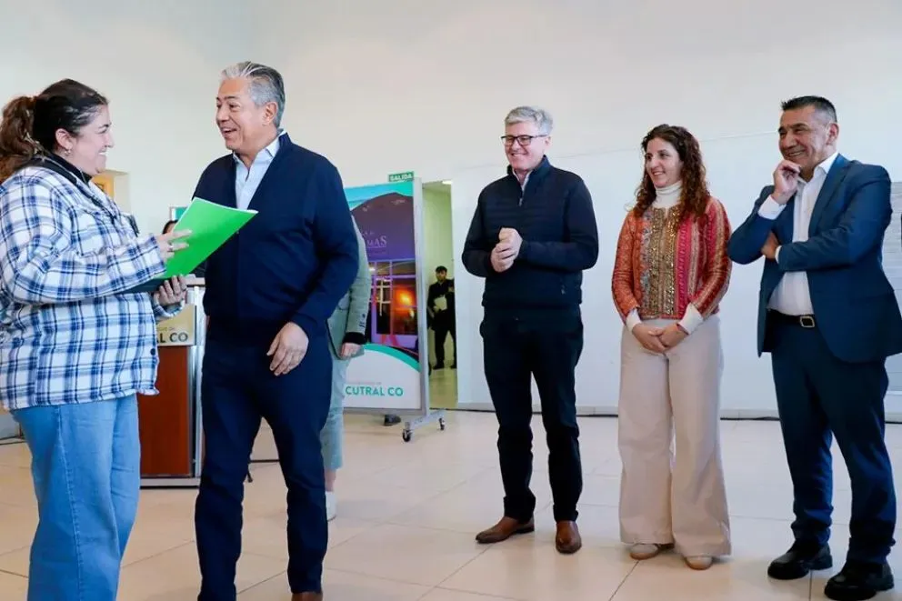 El gobernador destacó la importancia de esta acción para los vecinos.