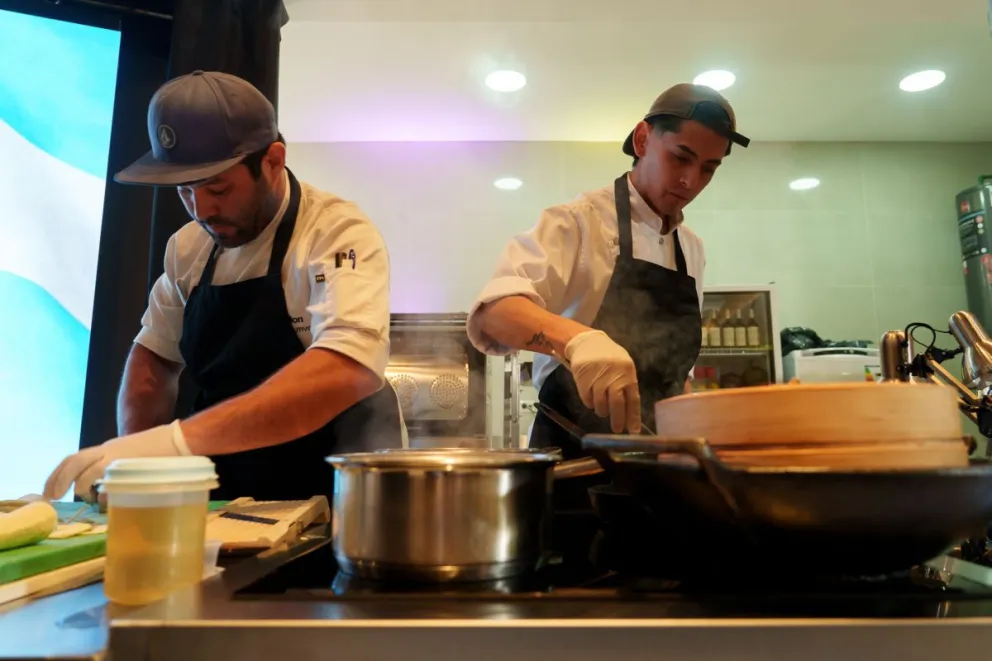 Los tres equipos clasificados comenzarán su preparación para representar a la región en la gran final del Torneo Federal de Chefs 2026. Fotos: Marcelo Martínez.