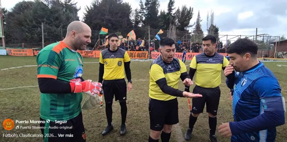 Mancinelli (Puerto Moreno) y Guajardo (La Amistad), en el sorteo inicial. Foto: facebook Puerto Moreno.