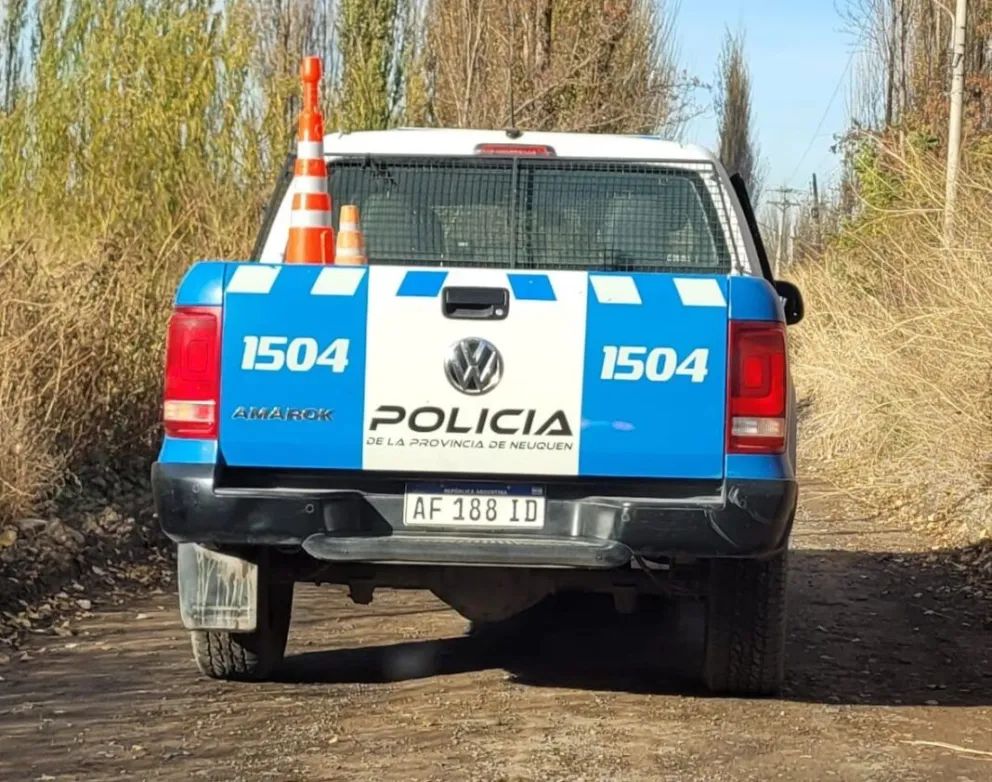 El hombre fue rescatado por efectivos policiales.