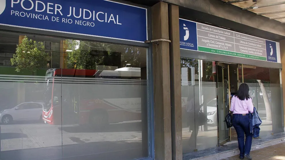 Este lunes se le formularon cargos al agresor.