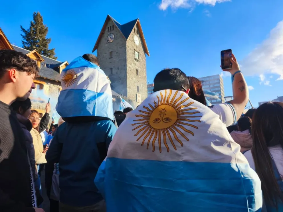 Una vez más se vivió una fiesta celeste y blanca en el Centro Civico. Foto ANB